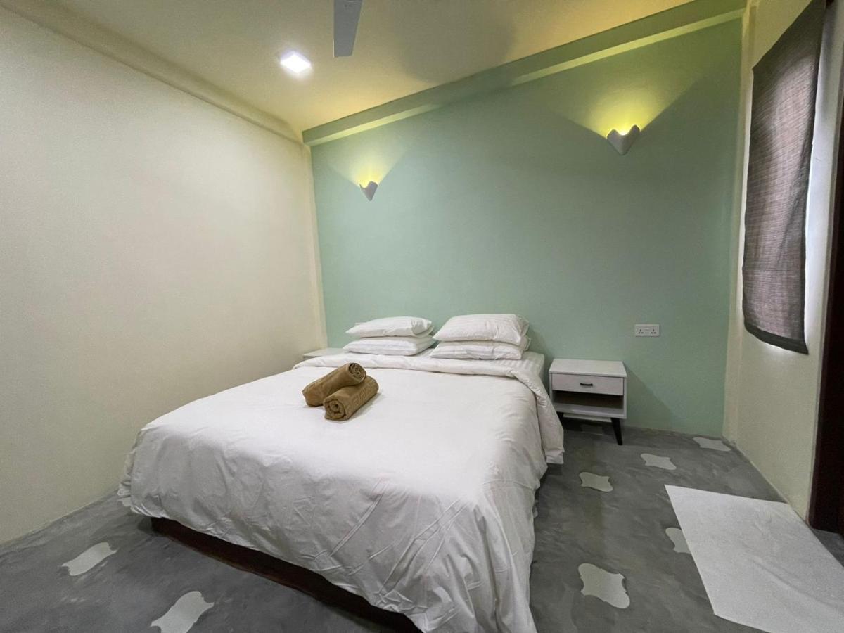 Courtyard 3*